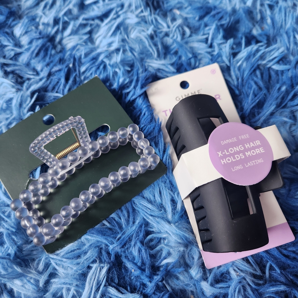 Pearl and Black Hair Clip Set